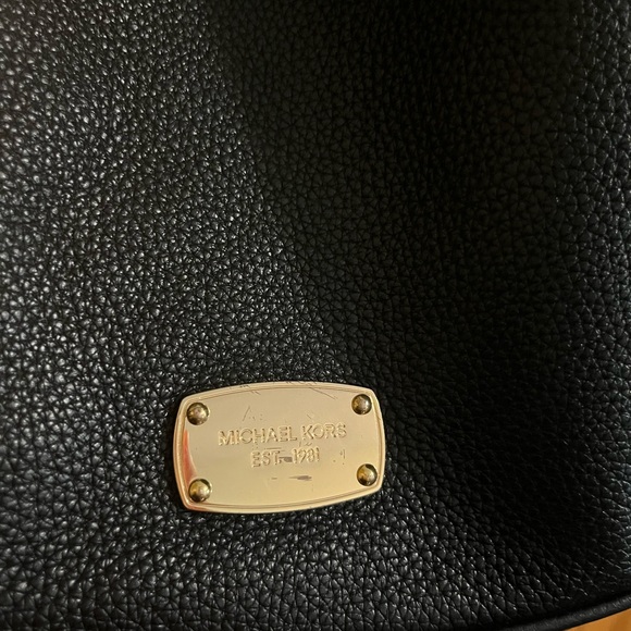 Micheal Kors black pebble leather handbag - Picture 2 of 3